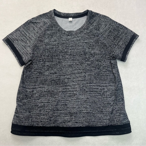 Lululemon Women's Find Focus Short Sleeve Crew Neck Black Size 6 - Picture 2 of 7